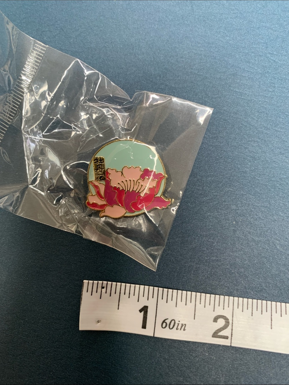 Elegant & stylish Women’s Pink Peony Enamel Brooch Pin.Brand new for Gift. 1x1. - Picture 3 of 3